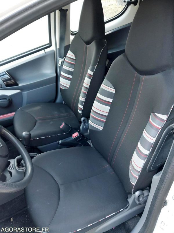 CITROEN C1 - 2011 - 42667KM - Automóvel: foto 3 CITROEN C1 - 2011 - 42667KM - Automóvel: foto 3