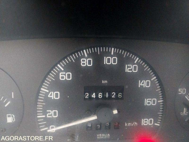 CITROEN JUMPER 9 PLACES - 1995 / 246126 KM - Micro-ônibus, Furgão de passageiros: foto 4 CITROEN JUMPER 9 PLACES - 1995 / 246126 KM - Micro-ônibus, Furgão de passageiros: foto 4