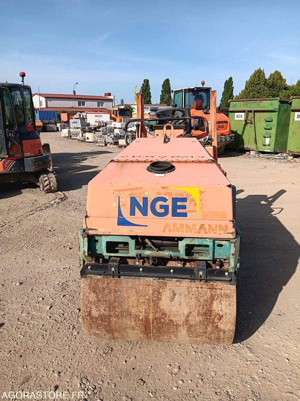 COMPACTEUR TANDEM AMMANN AV23-2 -- 2001 -- ENVIRON 800 HEURES - Rolo: foto 5 COMPACTEUR TANDEM AMMANN AV23-2 -- 2001 -- ENVIRON 800 HEURES - Rolo: foto 5