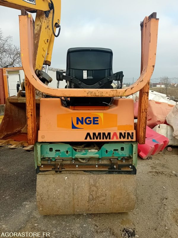 COMPACTEUR TANDEM AMMANN AV23-2 -- 2001 -- ENVIRON 800 HEURES - Rolo: foto 2 COMPACTEUR TANDEM AMMANN AV23-2 -- 2001 -- ENVIRON 800 HEURES - Rolo: foto 2