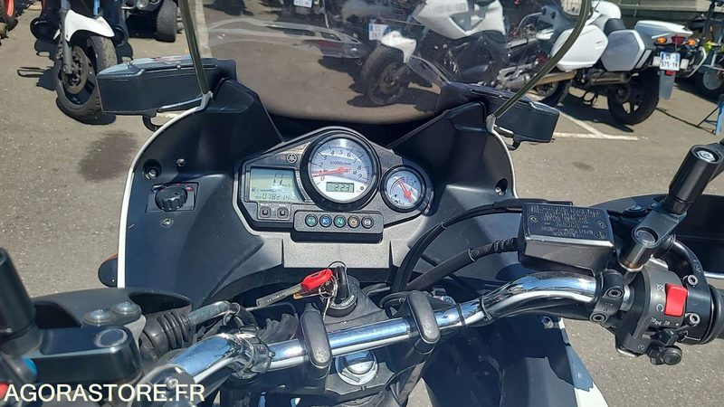 CV 632 MQ - YAMAHA TDM 900 - 2013 - 78214KM - Motocicleta: foto 4 CV 632 MQ - YAMAHA TDM 900 - 2013 - 78214KM - Motocicleta: foto 4