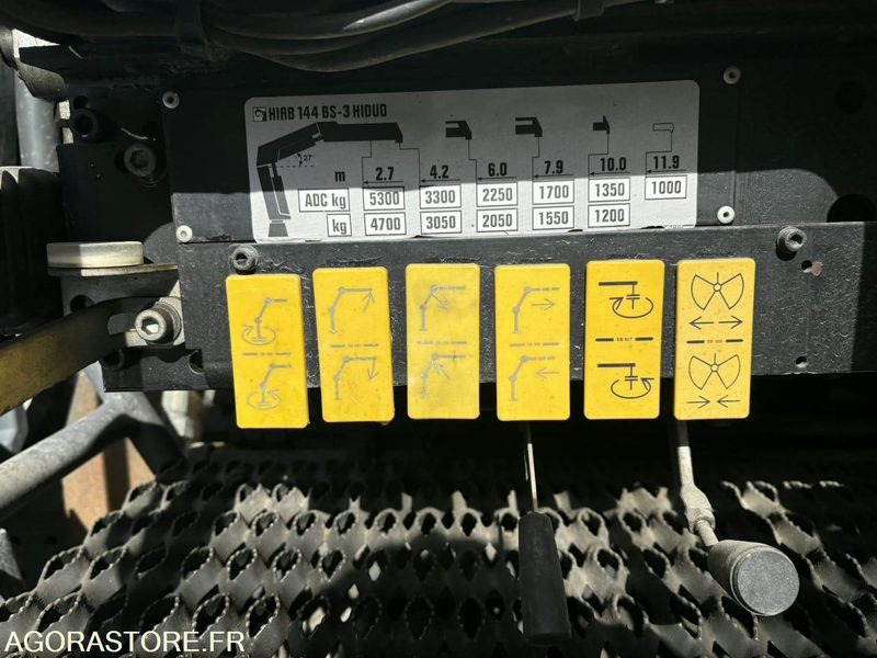 CAMION 6X4 TRI-BENNE +GRUE MERCEDES AROCS 2640 2014 190 000 KM - Caminhão: foto 4 CAMION 6X4 TRI-BENNE +GRUE MERCEDES AROCS 2640 2014 190 000 KM - Caminhão: foto 4