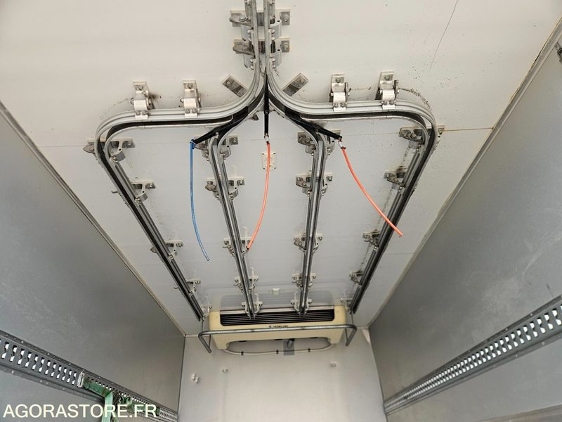 IVECO DAILY 72C21 PORTE VIANDE FRIGORIFIQUE - 2017 - 360 000KM - Caminhão: foto 5 IVECO DAILY 72C21 PORTE VIANDE FRIGORIFIQUE - 2017 - 360 000KM - Caminhão: foto 5