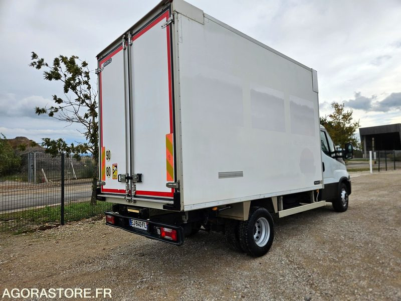 IVECO DAILY 72C21 PORTE VIANDE FRIGORIFIQUE - 2017 - 360 000KM - Caminhão: foto 2 IVECO DAILY 72C21 PORTE VIANDE FRIGORIFIQUE - 2017 - 360 000KM - Caminhão: foto 2