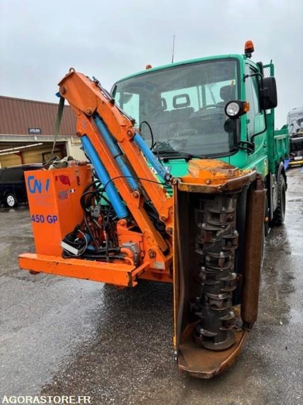 MERCEDES UNIMOG U300C VERSION COMMUNALE 2003 38210 KM + EPAREUSE CMV 450GP - Caminhão: foto 2 MERCEDES UNIMOG U300C VERSION COMMUNALE 2003 38210 KM + EPAREUSE CMV 450GP - Caminhão: foto 2