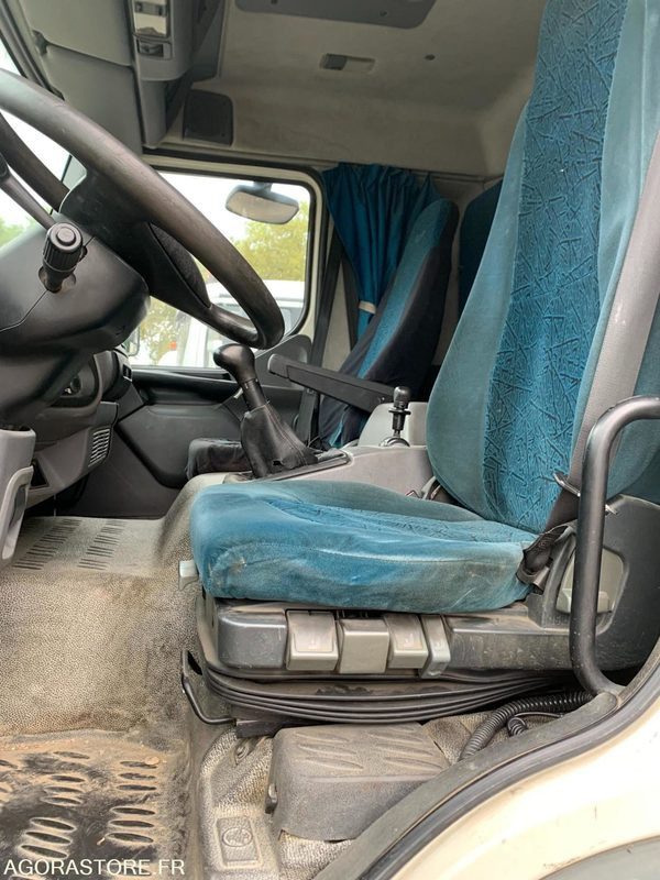 Caminhão Porteur plateau DAF LF 18.250 - 2004 - 418000 Kms: foto 7