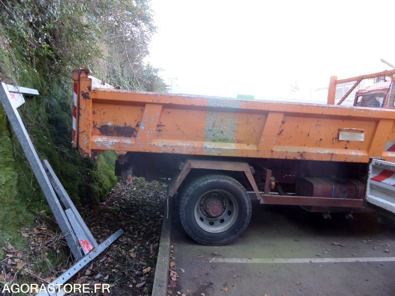 Renault M210 - 1998 - 174000km (BY-623-FQ) - Caminhão: foto 5 Renault M210 - 1998 - 174000km (BY-623-FQ) - Caminhão: foto 5