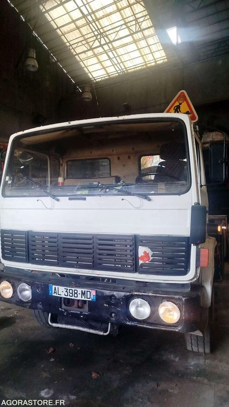 Renault Poids lourd G230 - 1985 - 564616KM - Caminhão: foto 2 Renault Poids lourd G230 - 1985 - 564616KM - Caminhão: foto 2