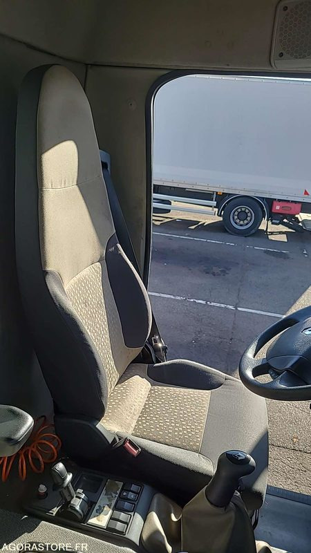 Renault Premium 380 - 2011 - 97052kms - BL645KD - Caminhão: foto 2 Renault Premium 380 - 2011 - 97052kms - BL645KD - Caminhão: foto 2