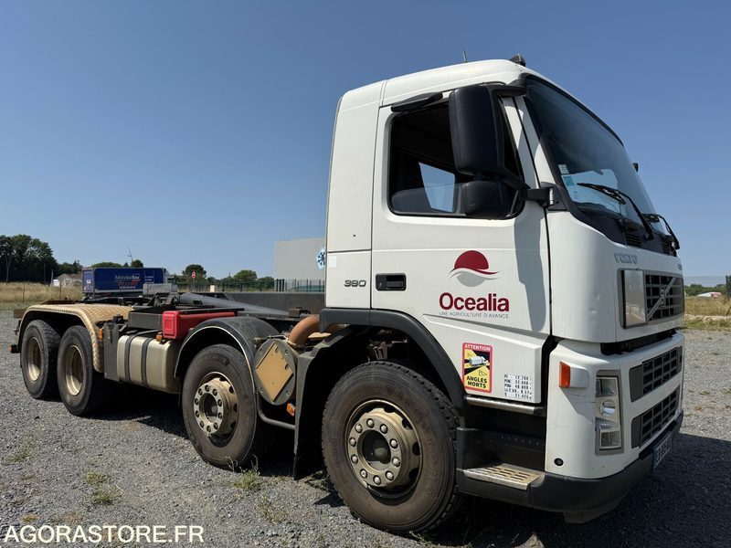 VOLVO FM12 380 - 2004 - 636 982 - Caminhão: foto 2 VOLVO FM12 380 - 2004 - 636 982 - Caminhão: foto 2