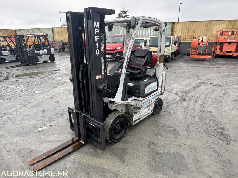 Chariot élévateur NISSAN GAZ 1.5T type P1D1A15LQ - Empilhadeira a gás: foto 1 Chariot élévateur NISSAN GAZ 1.5T type P1D1A15LQ - Empilhadeira a gás: foto 1