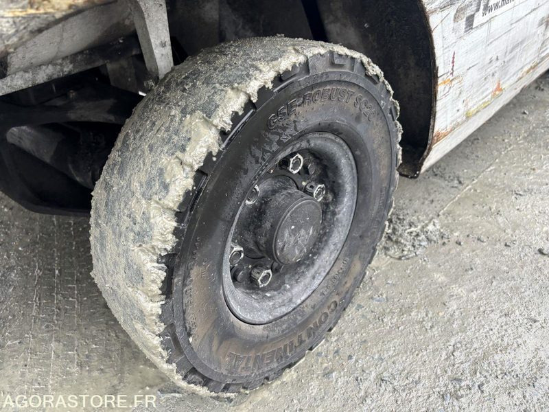 Chariot élévateur NISSAN GAZ 1.5T type P1D1A15LQ - Empilhadeira a gás: foto 5 Chariot élévateur NISSAN GAZ 1.5T type P1D1A15LQ - Empilhadeira a gás: foto 5