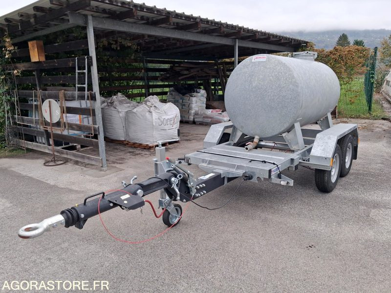 Citerne à eau 2000 litres sur remorque - Equipamentos para jardinagem: foto 1 Citerne à eau 2000 litres sur remorque - Equipamentos para jardinagem: foto 1