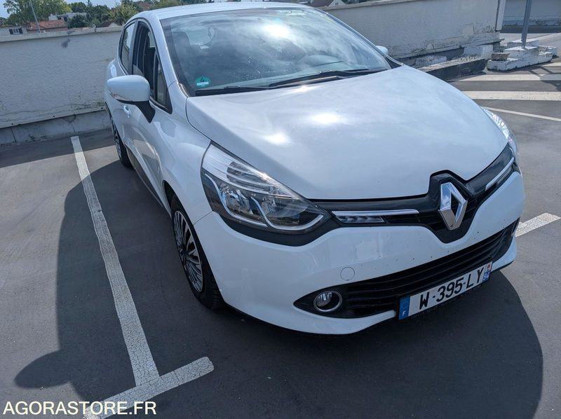 Clio IV 1.2 16V 73 ch – Version Dynamique – 2014 – Très bien équipée - Automóvel: foto 4 Clio IV 1.2 16V 73 ch – Version Dynamique – 2014 – Très bien équipée - Automóvel: foto 4