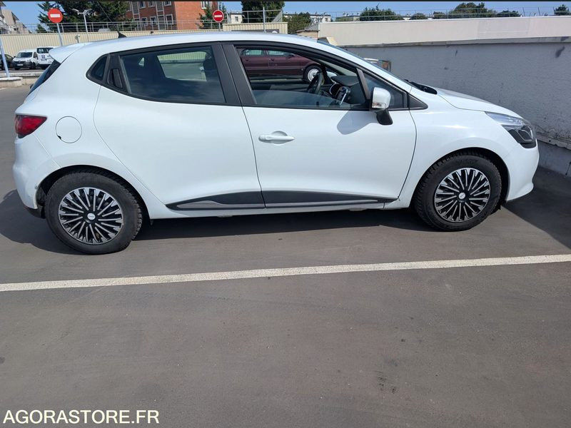 Clio IV 1.2 16V 73 ch – Version Dynamique – 2014 – Très bien équipée - Automóvel: foto 1 Clio IV 1.2 16V 73 ch – Version Dynamique – 2014 – Très bien équipée - Automóvel: foto 1