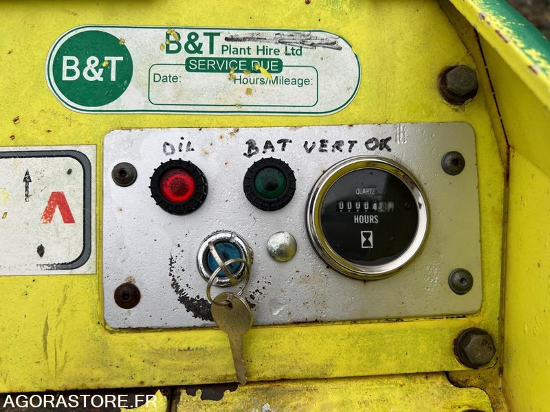 Compacteur de tranchée AMMANN RAMMAX RW 1504-HF - Rolo: foto 4 Compacteur de tranchée AMMANN RAMMAX RW 1504-HF - Rolo: foto 4