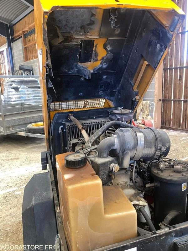 Compresseur de chantier 3.3m3 DOOSAN 7/31 - INGERSOLL RAND - Compressor de ar: foto 5 Compresseur de chantier 3.3m3 DOOSAN 7/31 - INGERSOLL RAND - Compressor de ar: foto 5