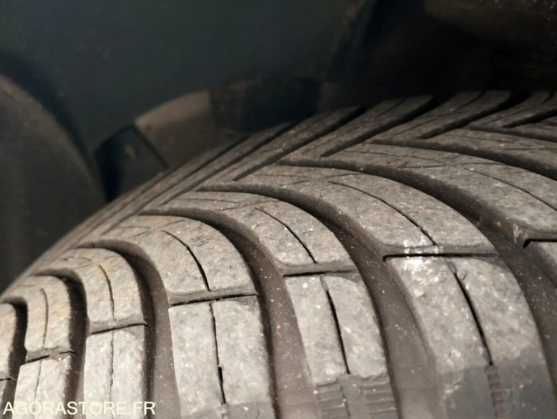 Automóvel DACIA SANDERO_1.5 dCi eco2 90 cv _ CL-855-YM: foto 13 Automóvel DACIA SANDERO_1.5 dCi eco2 90 cv _ CL-855-YM: foto 13