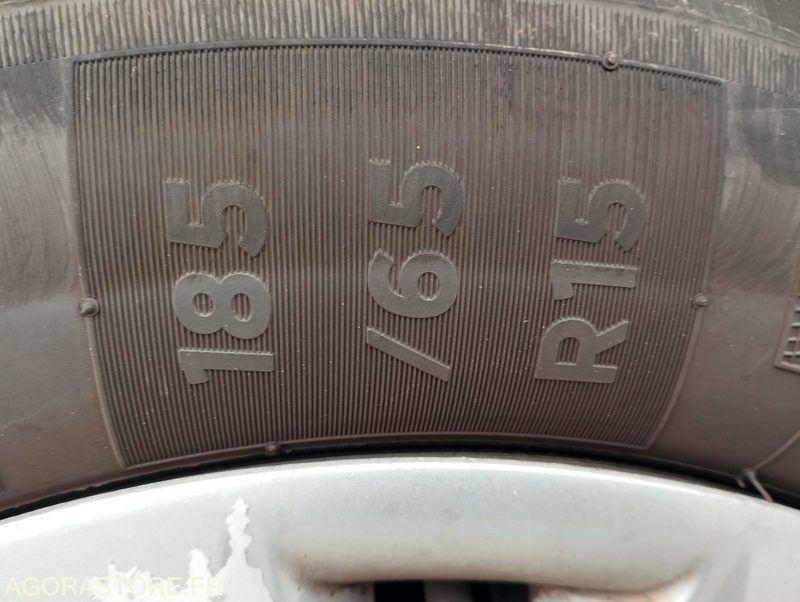 Automóvel DACIA SANDERO_1.5 dCi eco2 90 cv _ CL-855-YM: foto 12 Automóvel DACIA SANDERO_1.5 dCi eco2 90 cv _ CL-855-YM: foto 12