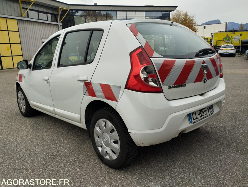Automóvel DACIA SANDERO_1.5 dCi eco2 90 cv _ CL-855-YM: foto 6 Automóvel DACIA SANDERO_1.5 dCi eco2 90 cv _ CL-855-YM: foto 6