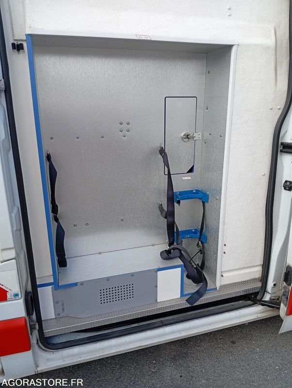 Ambulância DT-542-NF - Roulant - Renault Master - VASP - 462 946 Kms: foto 12 Ambulância DT-542-NF - Roulant - Renault Master - VASP - 462 946 Kms: foto 12