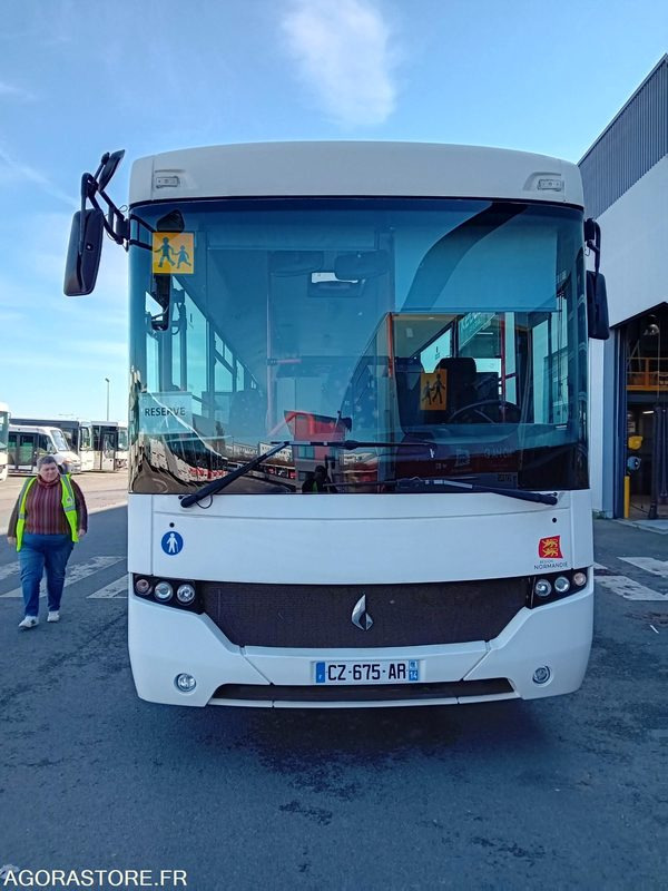 FAST SCOLER 4 - CZ 675 AR - E5 - 2013 - 140000 KM - - Autocarro escolar: foto 1 FAST SCOLER 4 - CZ 675 AR - E5 - 2013 - 140000 KM - - Autocarro escolar: foto 1