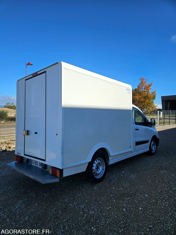 FIAT SCUDO 2.0 130 CAISSE FRIGORIFIQUE FRCX 3 PLACES - Carrinha frigorífica: foto 4 FIAT SCUDO 2.0 130 CAISSE FRIGORIFIQUE FRCX 3 PLACES - Carrinha frigorífica: foto 4