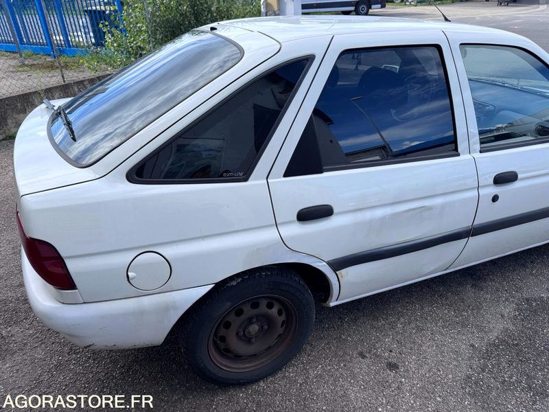 FORD ESCORT 1.4I 73CH - 1998 - 202907KMS - Automóvel: foto 3 FORD ESCORT 1.4I 73CH - 1998 - 202907KMS - Automóvel: foto 3