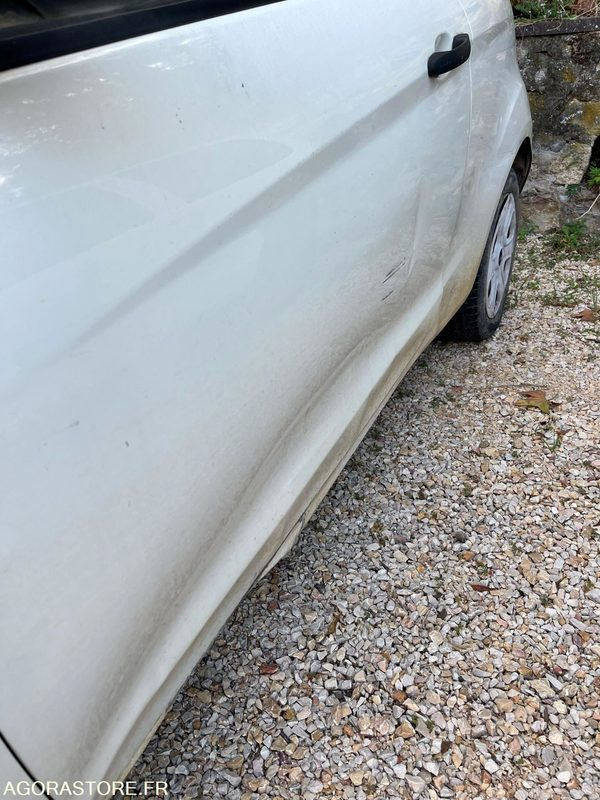 FORD KA - Automóvel: foto 4 FORD KA - Automóvel: foto 4