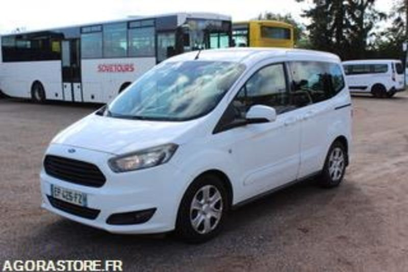 FORD TOURNEO - 2017 - 178 348 KMS - EP426FZ - Furgão compacto: foto 1 FORD TOURNEO - 2017 - 178 348 KMS - EP426FZ - Furgão compacto: foto 1