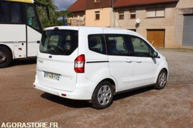 FORD TOURNEO - 2017 - 178 348 KMS - EP426FZ - Furgão compacto: foto 3 FORD TOURNEO - 2017 - 178 348 KMS - EP426FZ - Furgão compacto: foto 3