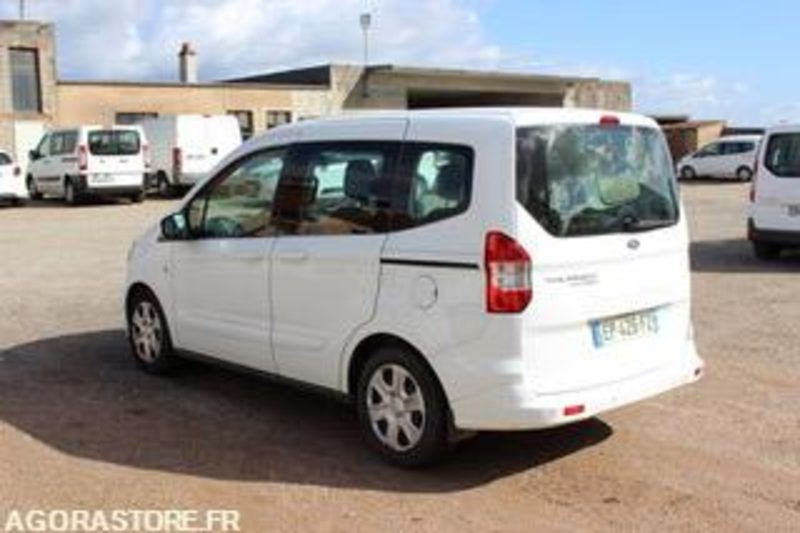 FORD TOURNEO - 2017 - 178 348 KMS - EP426FZ - Furgão compacto: foto 4 FORD TOURNEO - 2017 - 178 348 KMS - EP426FZ - Furgão compacto: foto 4