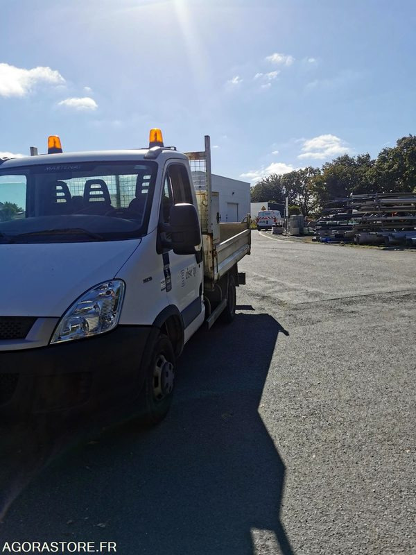 FOURGON BENNE - IVECO - DAILY 35C13 - 2011 / 264350 KM - BJ028EC - Furgão basculante: foto 3 FOURGON BENNE - IVECO - DAILY 35C13 - 2011 / 264350 KM - BJ028EC - Furgão basculante: foto 3