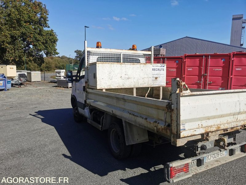 FOURGON BENNE - IVECO - DAILY 35C13 - 2011 / 264350 KM - BJ028EC - Furgão basculante: foto 4 FOURGON BENNE - IVECO - DAILY 35C13 - 2011 / 264350 KM - BJ028EC - Furgão basculante: foto 4