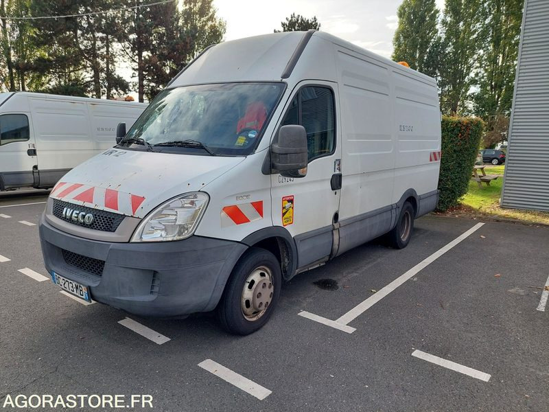 FOURGON IVECO AVEC GROUPE HP 371482 KMS / BC273MB (VENTE EXPORT UNIQUEMENT) - Furgão: foto 2 FOURGON IVECO AVEC GROUPE HP 371482 KMS / BC273MB (VENTE EXPORT UNIQUEMENT) - Furgão: foto 2