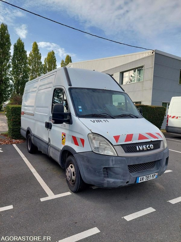 FOURGON IVECO AVEC GROUPE HP / AX781YP (VENTE EXPORT UNIQUEMENT) - Furgão: foto 3 FOURGON IVECO AVEC GROUPE HP / AX781YP (VENTE EXPORT UNIQUEMENT) - Furgão: foto 3