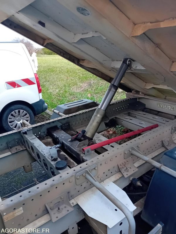 FOURGON RENAULT MASTER BENNE - Furgão basculante: foto 4 FOURGON RENAULT MASTER BENNE - Furgão basculante: foto 4