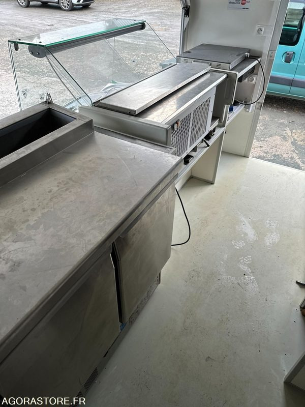 Foodtruck tout équipé - Food truck: foto 4 Foodtruck tout équipé - Food truck: foto 4