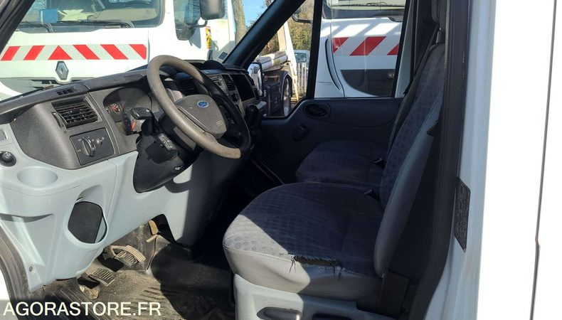 Ford Transit LS - 2008 - 76734kms - 929AZP67 - Furgão: foto 4 Ford Transit LS - 2008 - 76734kms - 929AZP67 - Furgão: foto 4
