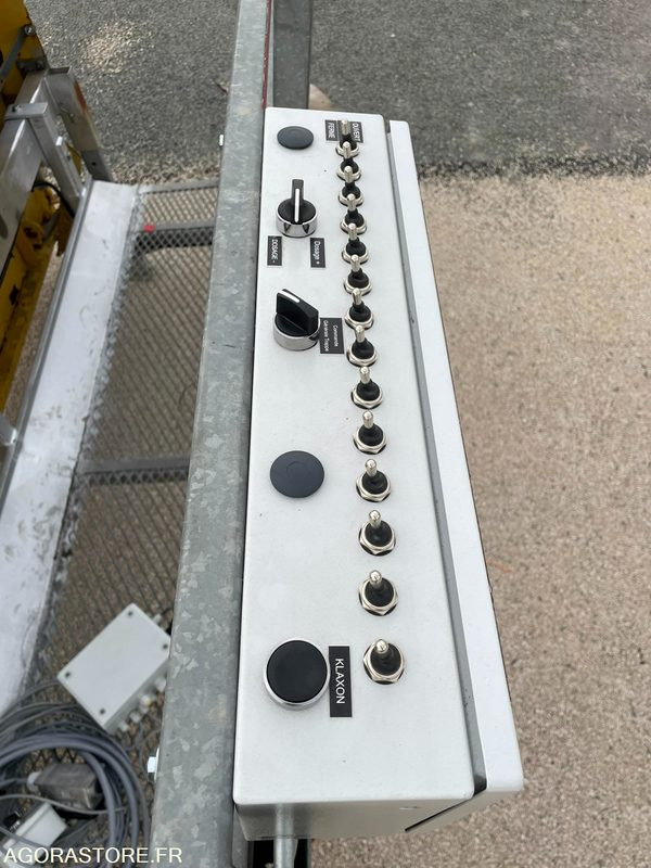 GRAVILLONNEUR CYLEXTRA D'OCCASION CMTP - Máquina de asfalto: foto 5 GRAVILLONNEUR CYLEXTRA D'OCCASION CMTP - Máquina de asfalto: foto 5