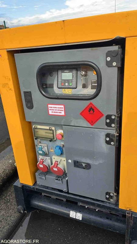GROUPE ELECTROGENE SDMO R44C3 - 2016 / 5571H (G040KW10136) - Gerador elétrico: foto 4 GROUPE ELECTROGENE SDMO R44C3 - 2016 / 5571H (G040KW10136) - Gerador elétrico: foto 4