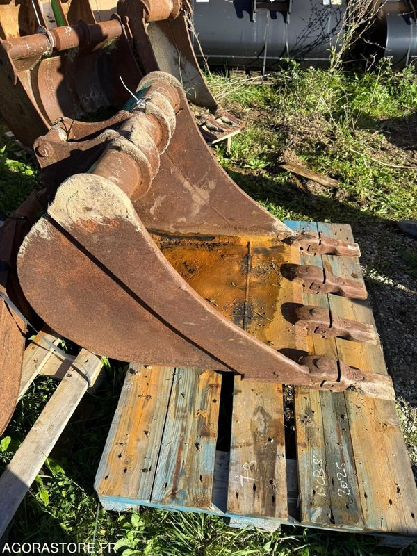 Godet 700mm Morin 3 - Balde de Máquina de construção: foto 2 Godet 700mm Morin 3 - Balde de Máquina de construção: foto 2