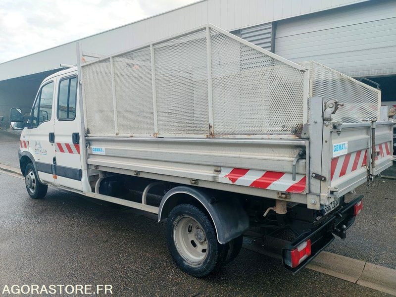 IVECO 35C12D - Furgão: foto 4 IVECO 35C12D - Furgão: foto 4