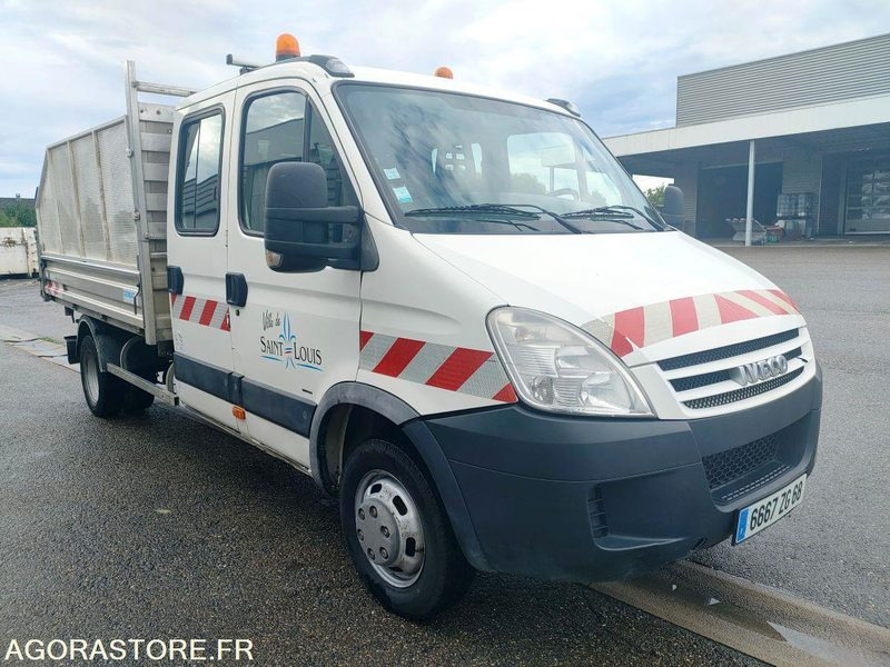 IVECO 35C12D - Furgão: foto 2 IVECO 35C12D - Furgão: foto 2