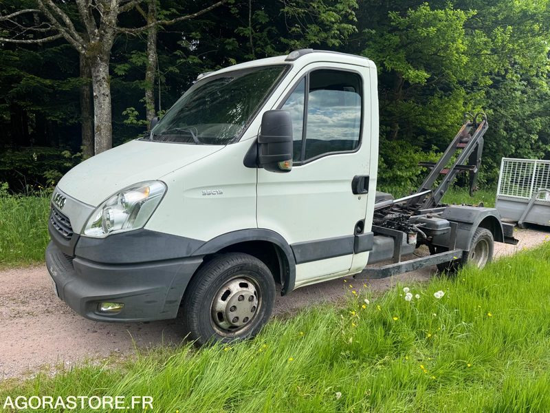 IVECO - 35C13 - avec système de benne amplirol - Furgão basculante: foto 1 IVECO - 35C13 - avec système de benne amplirol - Furgão basculante: foto 1