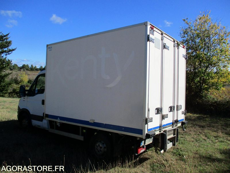 IVECO 35S13 de 2013 chassis cabine frigorifique - Carrinha frigorífica: foto 3 IVECO 35S13 de 2013 chassis cabine frigorifique - Carrinha frigorífica: foto 3