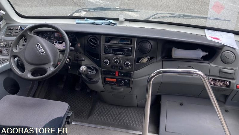 Micro-ônibus, Furgão de passageiros IVECO 70C17 DIETRICH CAREBUS - 2014 - 41295 KM: foto 8