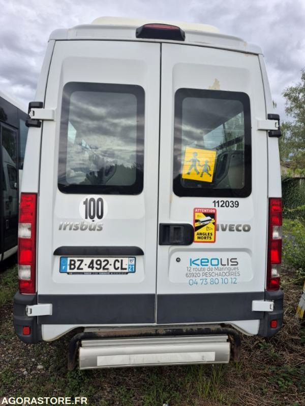 IVECO BUS DAILY N°112039 - Micro-ônibus, Furgão de passageiros: foto 2 IVECO BUS DAILY N°112039 - Micro-ônibus, Furgão de passageiros: foto 2