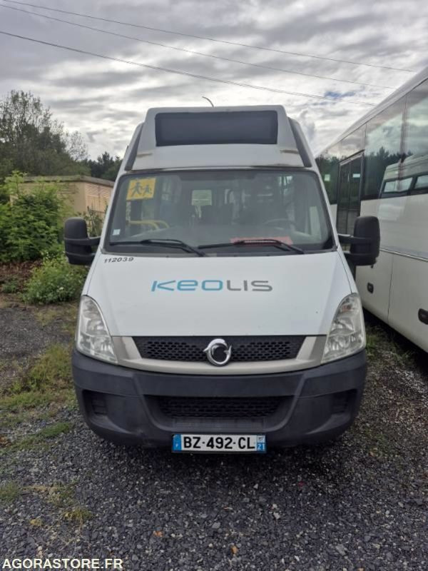 IVECO BUS DAILY N°112039 - Micro-ônibus, Furgão de passageiros: foto 1 IVECO BUS DAILY N°112039 - Micro-ônibus, Furgão de passageiros: foto 1