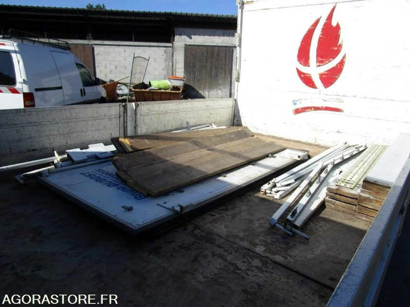 IVECO DAILY 35C11 du 28/04/2000 (Contrôle Technique joint) - Furgão: foto 5 IVECO DAILY 35C11 du 28/04/2000 (Contrôle Technique joint) - Furgão: foto 5